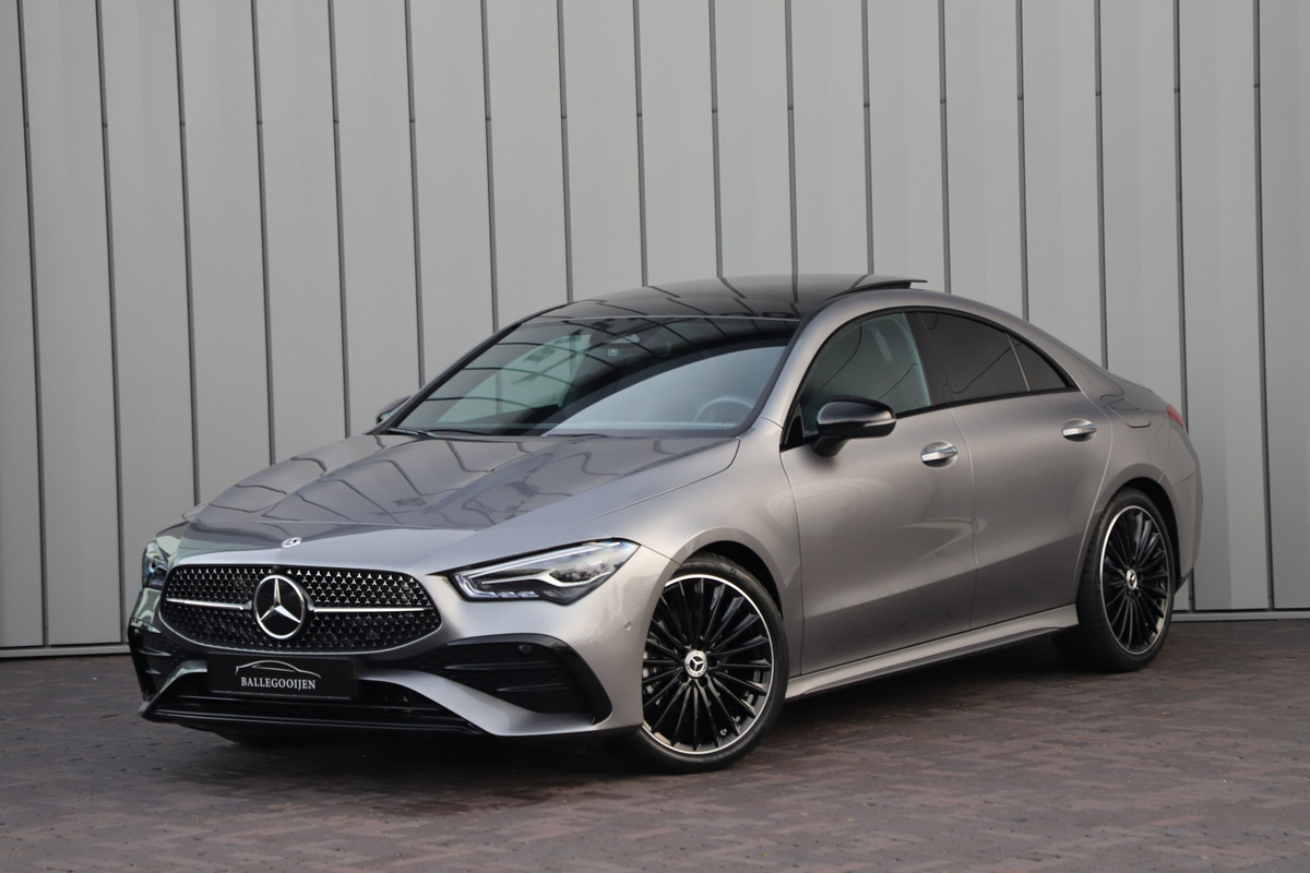 Mercedes-Benz CLA-Klasse 180 AMG Aut7 | Sfeerverlichting | Pano | Keyles-go | ACC | Stuurverwarming | Led | 2024.