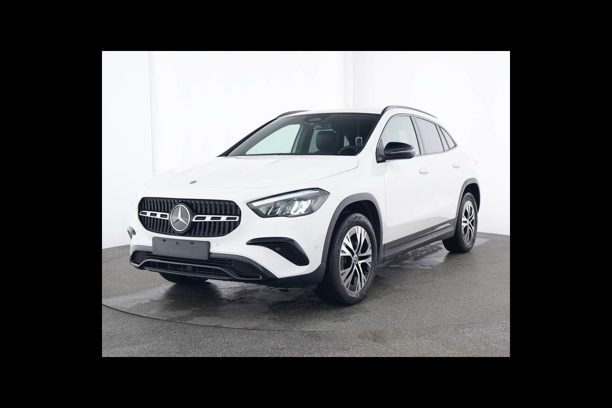 Mercedes-Benz GLA 250e Progressive Face Lift-NIGHT-CAMERA-TREKHAAK-COMPLEET