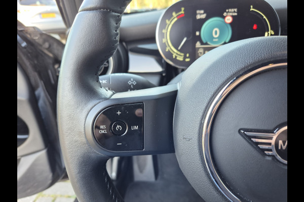 MINI Mini 1.5 Cooper Classic | Climate Control | Navigatie | DAB