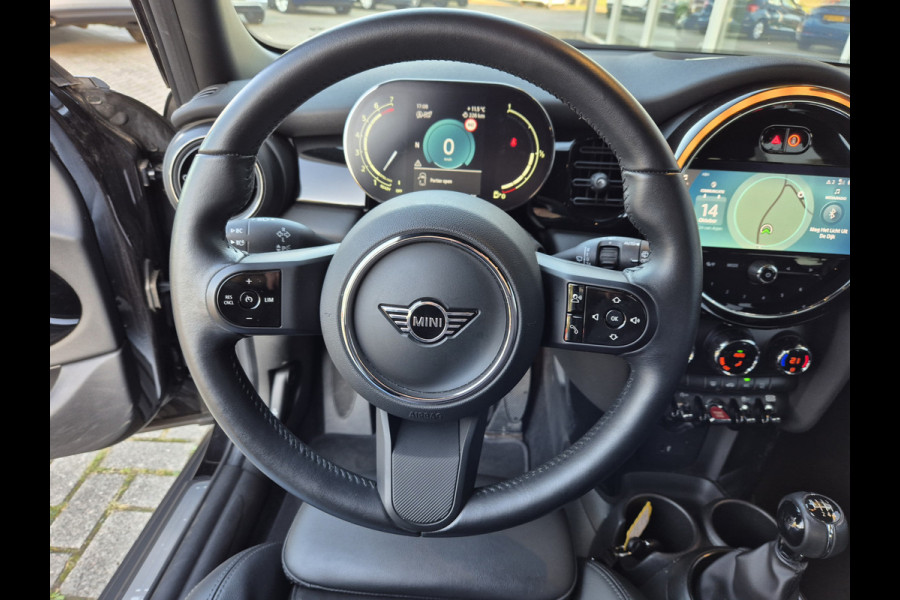 MINI Mini 1.5 Cooper Classic | Climate Control | Navigatie | DAB