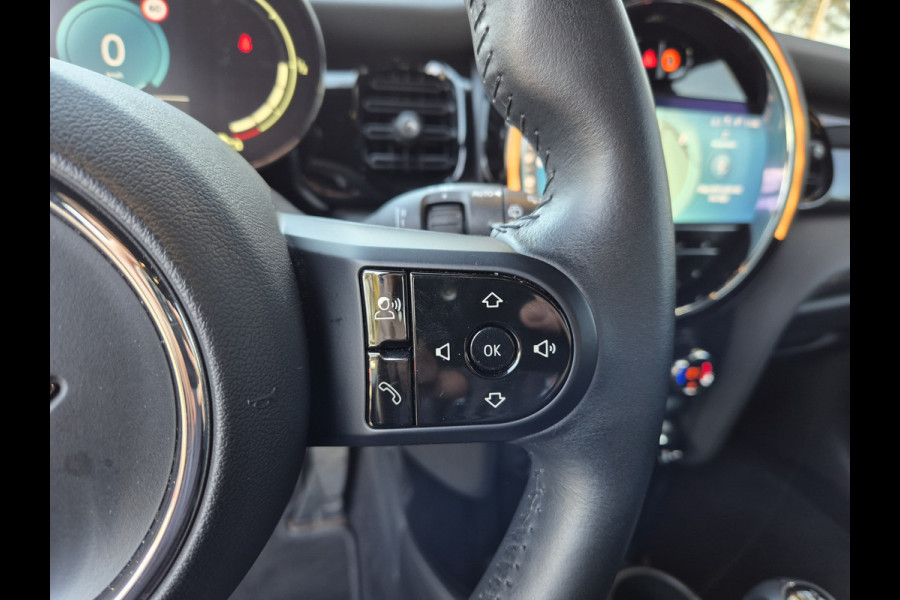 MINI Mini 1.5 Cooper Classic | Climate Control | Navigatie | DAB