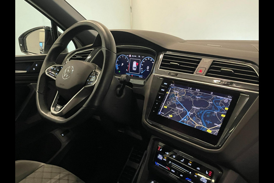 Volkswagen Tiguan 2.0 TSI 4Motion / R-Line / Pano / CarPlay