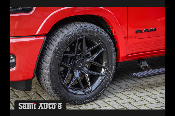 Dodge Ram PREMIUM NIGHT 2025 | HURRICAN 420PK 636 Nm | BOM VOL + 14.4 INCH SCHERM + LUCHTVERING + HUD | PRIJS MET LPG EN COVER EN GARANTIE DUBBELE CABINE | PICK UP | 5 PERSOONS | DC | GRIJSKENTEKEN | PR4 FLAME RED | VOORRAAD NR 2226 - 4993