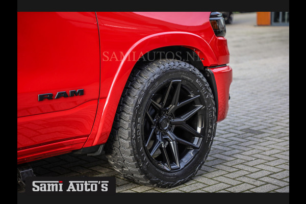 Dodge Ram PREMIUM NIGHT 2025 | HURRICAN 420PK 636 Nm | BOM VOL + 14.4 INCH SCHERM + LUCHTVERING + HUD | PRIJS MET LPG EN COVER EN GARANTIE DUBBELE CABINE | PICK UP | 5 PERSOONS | DC | GRIJSKENTEKEN | PR4 FLAME RED | VOORRAAD NR 2226 - 4993