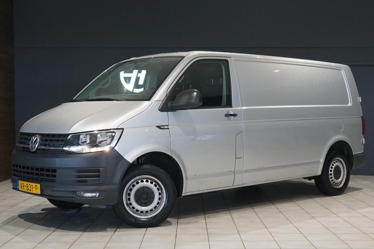 Volkswagen Transporter 2.0 TDI L2H1 Highline + NAVIGATIE / TREKHAAK