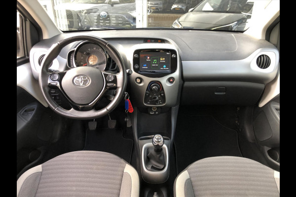 Toyota Aygo 1.0 VVT-i 72pk 5D X-Play | Eerste eigenaar, Apple CarPlay/Android Auto, Parkeercamera, In hoogte verstelbare stoel