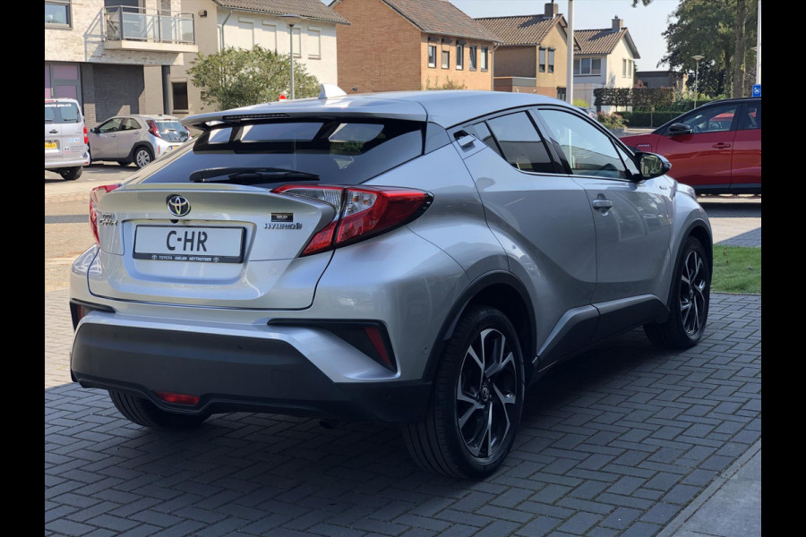 Toyota C-HR 1.8 Hybrid Style | Dodehoekherkenning, Parkeersensoren, Stoel + Stuurverwarming, Keyless, 18 inch