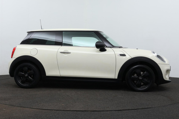 MINI Mini 1.5 One First Salt AANBIEDING/ MEENEEMPRIJS (1e Eig, NL-auto, Dealer onderhoud, Navi, Cruise Control,Airco, Etc)