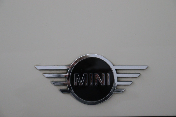 MINI Mini 1.5 One First Salt AANBIEDING/ MEENEEMPRIJS (1e Eig, NL-auto, Dealer onderhoud, Navi, Cruise Control,Airco, Etc)