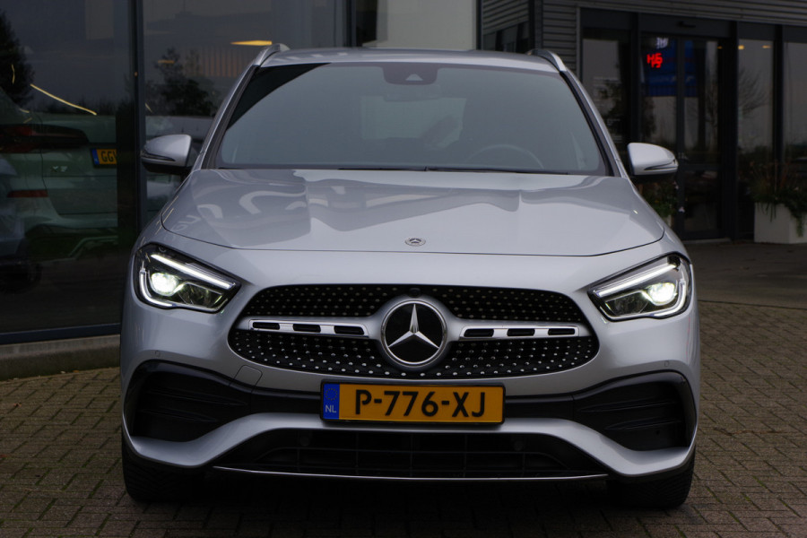 Mercedes-Benz GLA 180 AMG Line Automaat, Trekhaak, Groot-Navigatie, Camera, Sfeerverlichting, Carplay