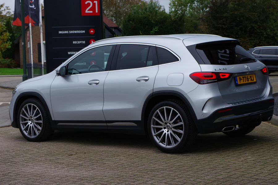 Mercedes-Benz GLA 180 AMG Line Automaat, Trekhaak, Groot-Navigatie, Camera, Sfeerverlichting, Carplay