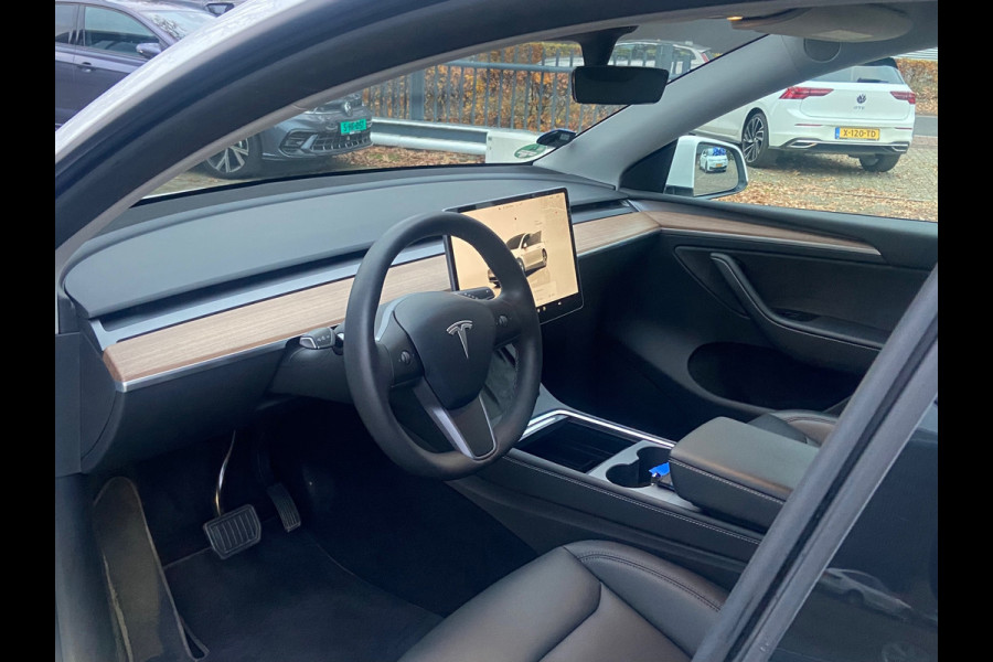 Tesla Model Y Long Range AWD 75 kWh VAN 44.900 VOOR 41.440 EINDEJAARSVOORDEEL 3.460 | AUTOPILOT | TESLA GARANTIE T/M 11-2026