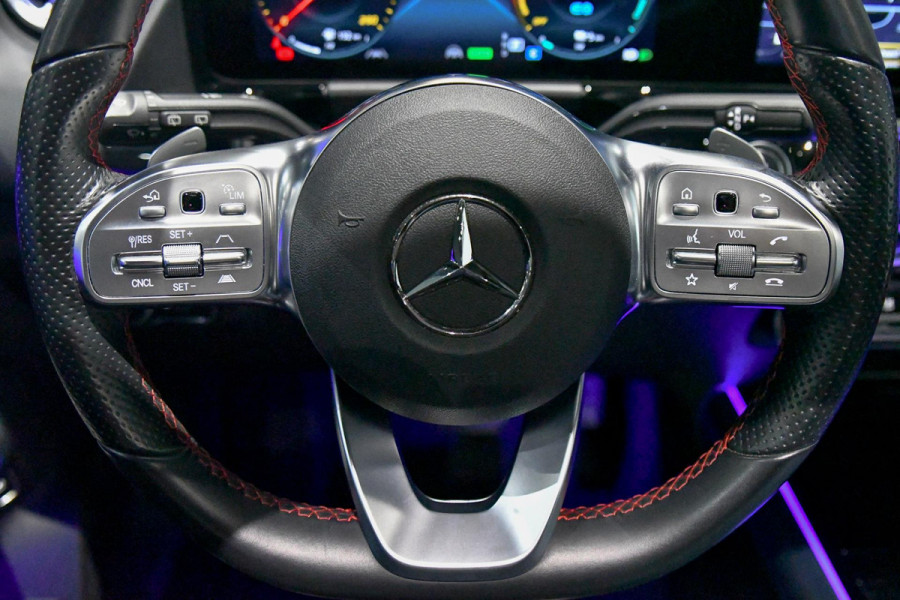 Mercedes-Benz GLA 250 e AMG Plug-In. Pano, Distro+, Carbon, Keyless, Camera, Sfeer, CarPlay!