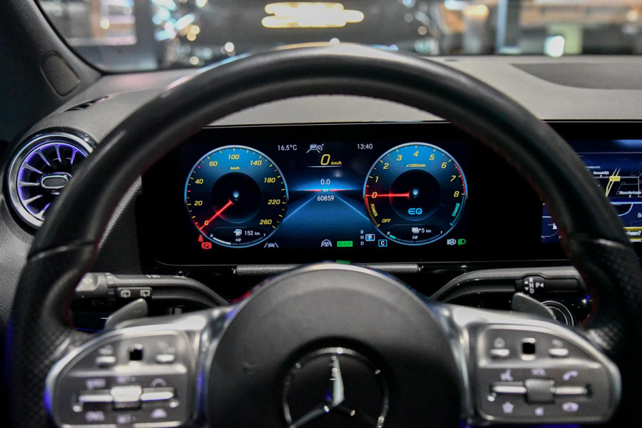 Mercedes-Benz GLA 250 e AMG Plug-In. Pano, Distro+, Carbon, Keyless, Camera, Sfeer, CarPlay!