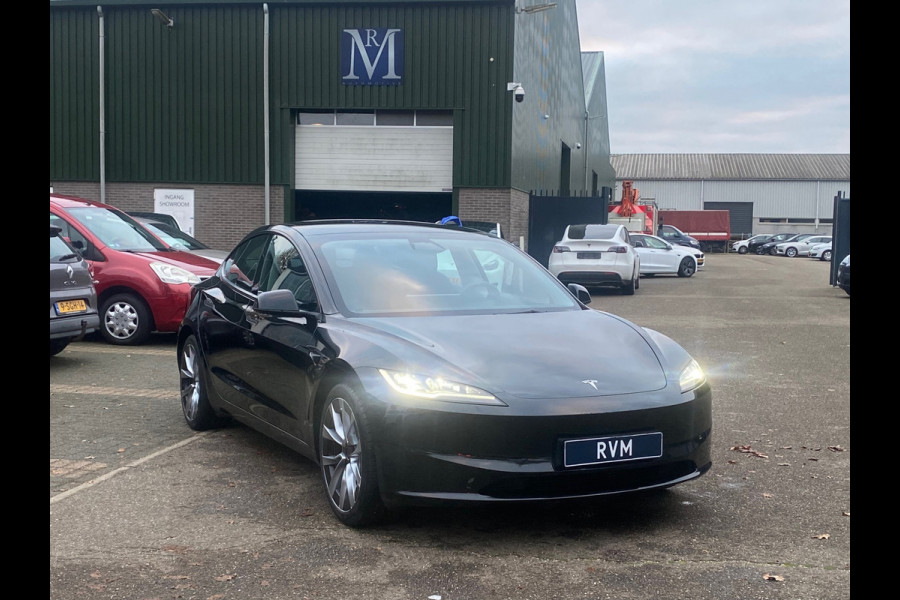 Tesla Model 3 HIGHLANDER RWD 60Kwh VAN 42.900 VOOR 38.770 EINDEJAARSVOORDEEL 4.130 | TOPSTAAT! | TESLA GARANTIE T/M 2-2028