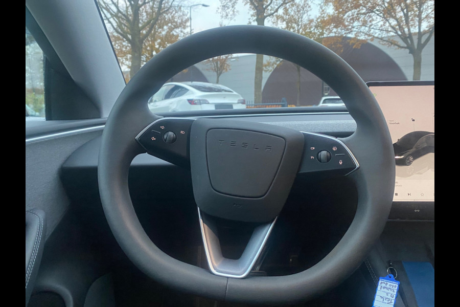 Tesla Model 3 HIGHLANDER RWD 60Kwh VAN 42.900 VOOR 38.770 EINDEJAARSVOORDEEL 4.130 | TOPSTAAT! | TESLA GARANTIE T/M 2-2028