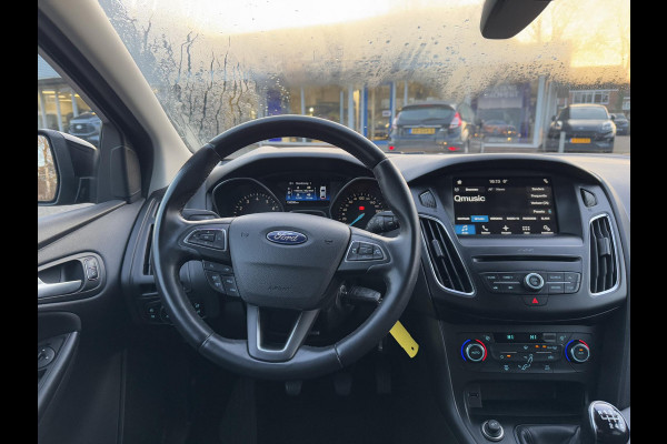 Ford Focus 1.0 Ecoboost Titanium 125pk Trekhaak | Cruise control | Getint glas | 5 deurs | Apple Carplay / Android auto | Achteruitrijcamera