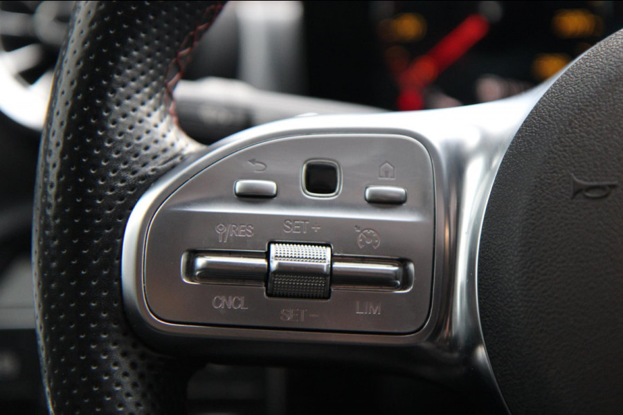 Mercedes-Benz A-Klasse 200 AMG/PANO/SFEERV/CARPLAY/CAMERA/VOLL