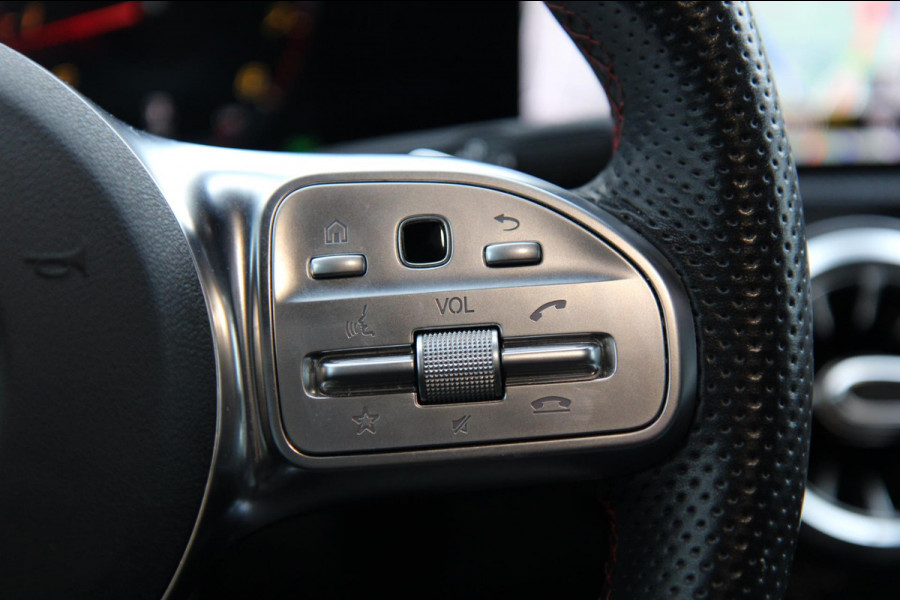 Mercedes-Benz A-Klasse 200 AMG/PANO/SFEERV/CARPLAY/CAMERA/VOLL