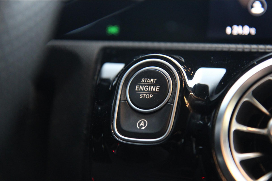 Mercedes-Benz A-Klasse 200 AMG/PANO/SFEERV/CARPLAY/CAMERA/VOLL