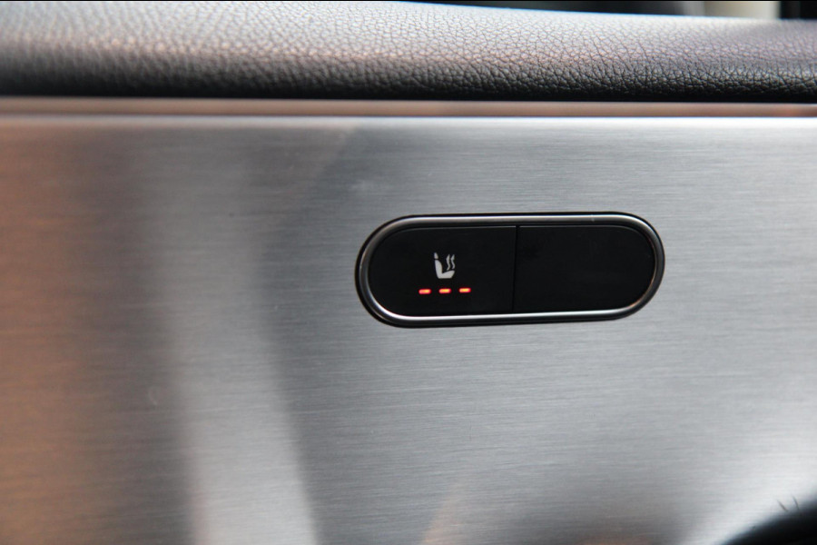 Mercedes-Benz A-Klasse 200 AMG/PANO/SFEERV/CARPLAY/CAMERA/VOLL