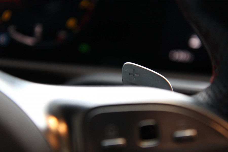 Mercedes-Benz A-Klasse 200 AMG/PANO/SFEERV/CARPLAY/CAMERA/VOLL