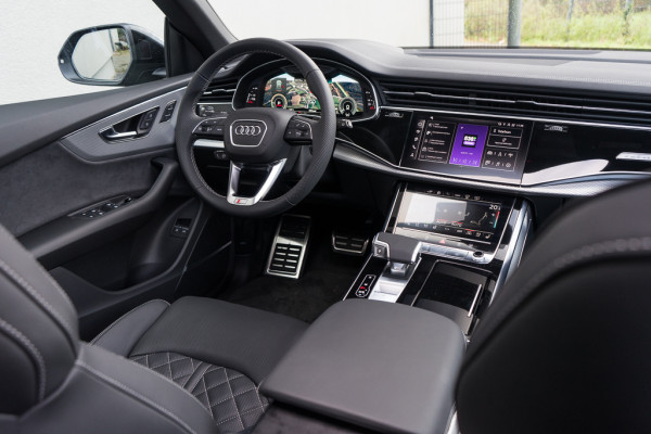 Audi Q8 60 TFSI e Competition Quattro / 2x S-line/ Luchtvering/ Standkachel/ Head-Up Display/ Panoramadak/ Trekhaak/ 340kW (463kW)