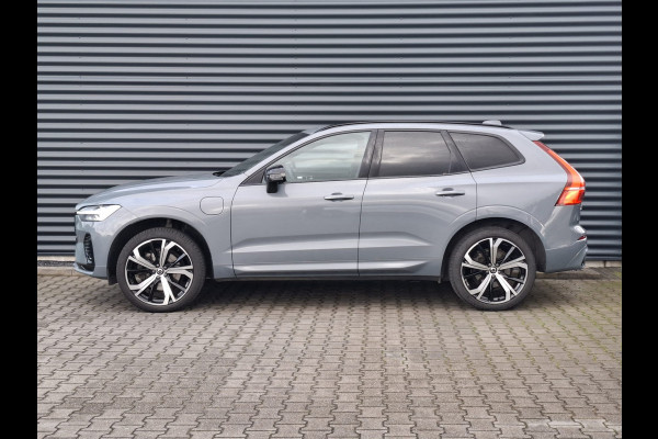 Volvo XC60 Recharge T6 AWD R-Design Plug in Hybrid Facelift PHEV | Nieuw Model | Luchtvering | Panodak | Lederen Sportstoelen Memory | Trekhaak af Fabriek | Google Assistant | Adaptive Cruise | Harman Kardon | Head Up | Navigatie | Apple Carplay | L.M