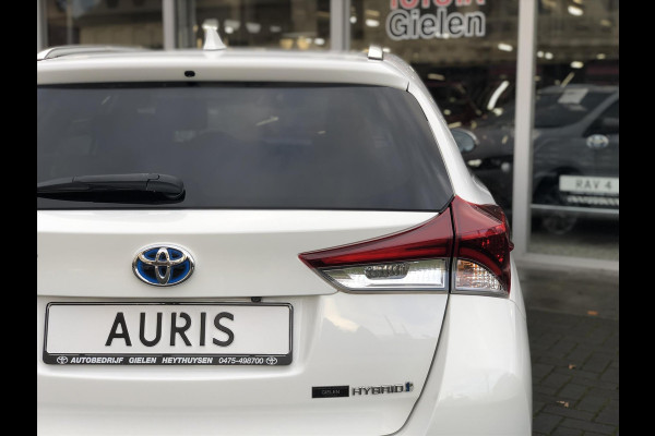 Toyota Auris Touring Sports 1.8 Hybrid Dynamic | Navigatie, Cruise control, Stoelverwarming, Lichtmetalen velgen, Climate control