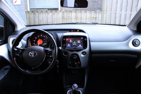 Toyota Aygo 1.0 VVT-i x-play Airco Camera Carplay Nap