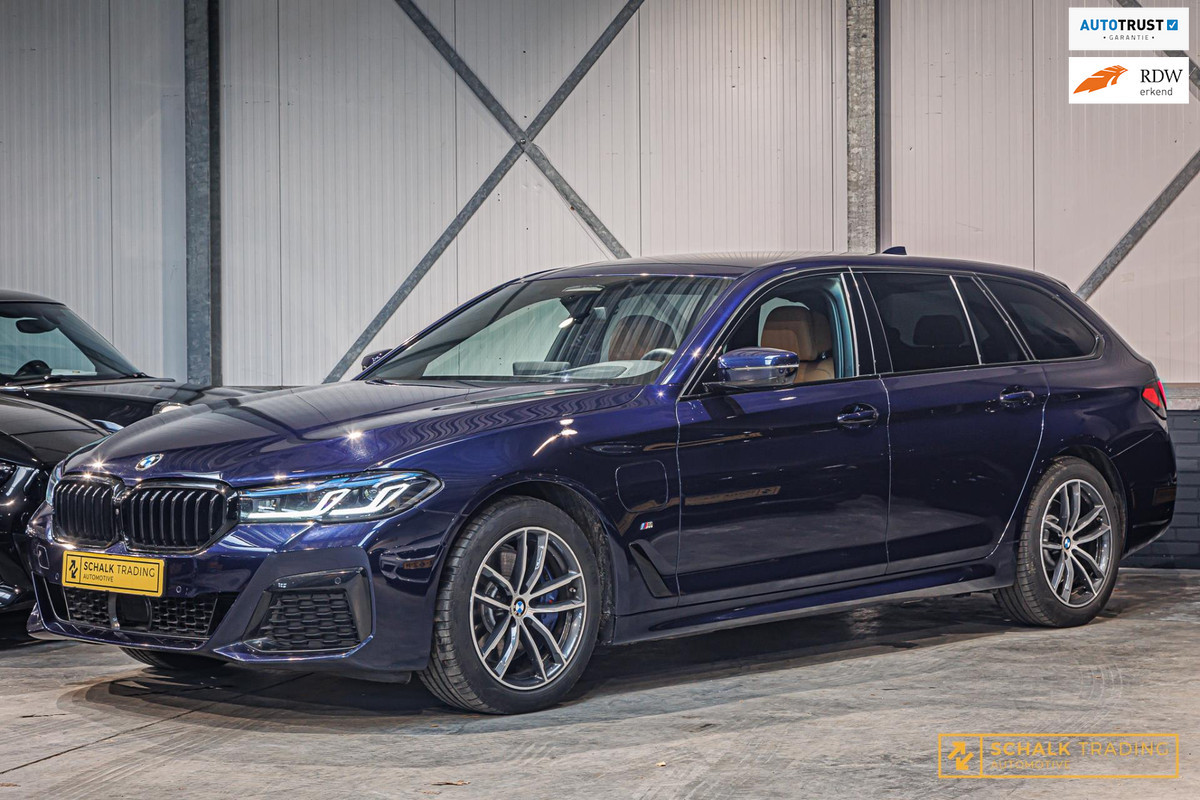 BMW 5 Serie Touring 530e xDrive M-sport Laser E-Trekhaak Cam