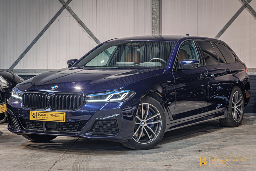 BMW 5 Serie Touring 530e xDrive M-sport Laser E-Trekhaak Cam