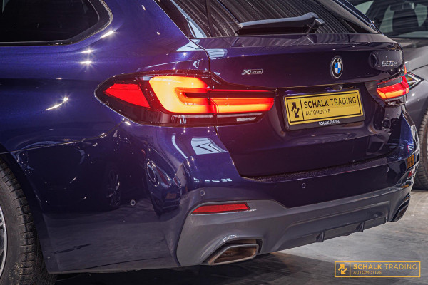 BMW 5 Serie Touring 530e xDrive M-sport Laser E-Trekhaak Cam