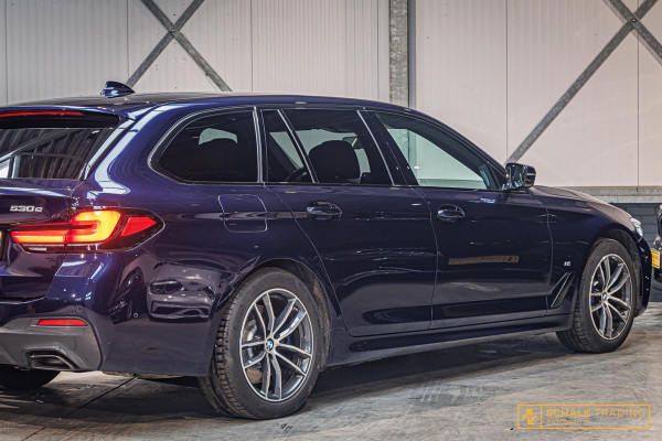 BMW 5 Serie Touring 530e xDrive M-sport Laser E-Trekhaak Cam