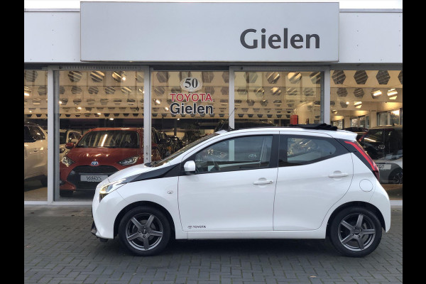 Toyota Aygo 1.0 VVT-i X-Wave Cabrio | Open dak, Lichtmetalen velgen, Apple CarPlay/Android Auto, Parkeercamera, In hoogte verstelbare stoel