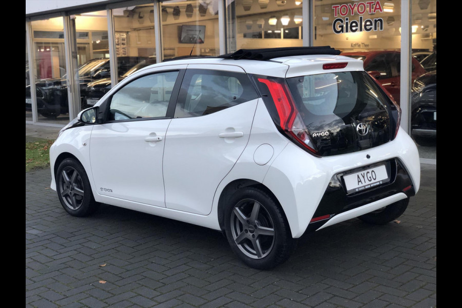 Toyota Aygo 1.0 VVT-i X-Wave Cabrio | Open dak, Lichtmetalen velgen, Apple CarPlay/Android Auto, Parkeercamera, In hoogte verstelbare stoel