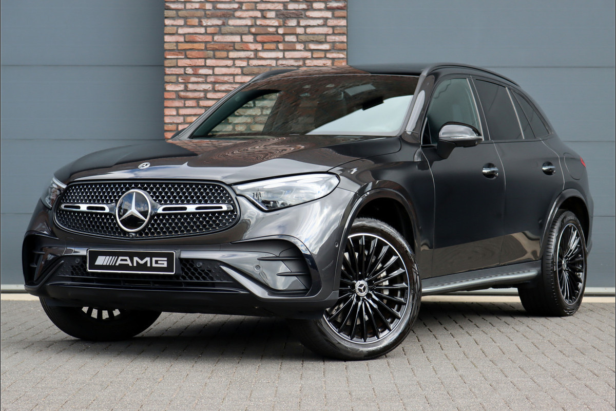 Mercedes-Benz GLC 400e 4MATIC AMG Line Aut9 | Airmatic | Achterasbesturing | Distronic+ | Stoelventilatie | Verwarmd Stuurwiel | Burmester | Panoramadak | HUD | Digital Light | Massage |