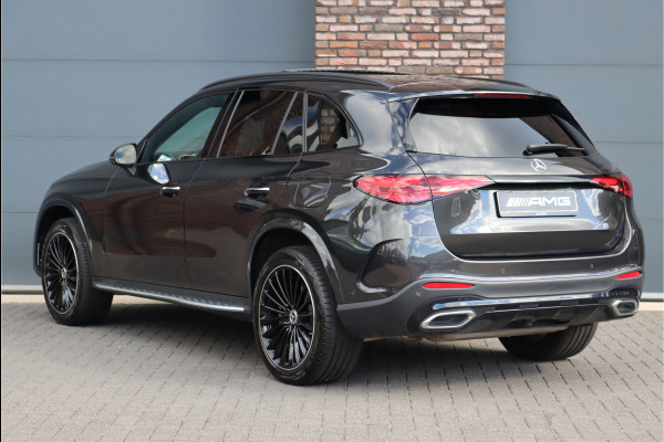 Mercedes-Benz GLC 400e 4MATIC AMG Line Aut9 | Airmatic | Achterasbesturing | Distronic+ | Stoelventilatie | Verwarmd Stuurwiel | Burmester | Panoramadak | HUD | Digital Light | Massage |