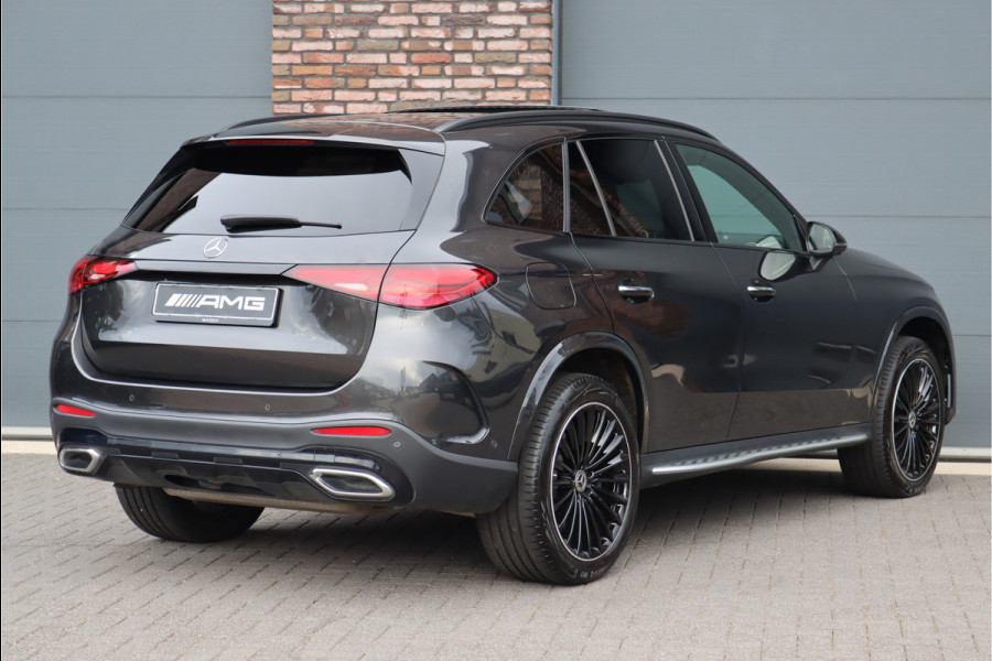 Mercedes-Benz GLC 400e 4MATIC AMG Line Aut9 | Airmatic | Achterasbesturing | Distronic+ | Stoelventilatie | Verwarmd Stuurwiel | Burmester | Panoramadak | HUD | Digital Light | Massage |