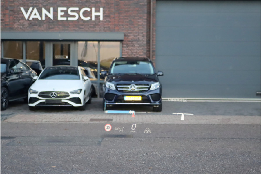 Mercedes-Benz GLC 400e 4MATIC AMG Line Aut9 | Airmatic | Achterasbesturing | Distronic+ | Stoelventilatie | Verwarmd Stuurwiel | Burmester | Panoramadak | HUD | Digital Light | Massage |