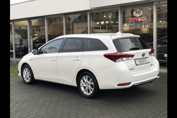 Toyota Auris Touring Sports 1.8 Hybrid Dynamic | Navigatie, Cruise control, Stoelverwarming, Lichtmetalen velgen, Climate control