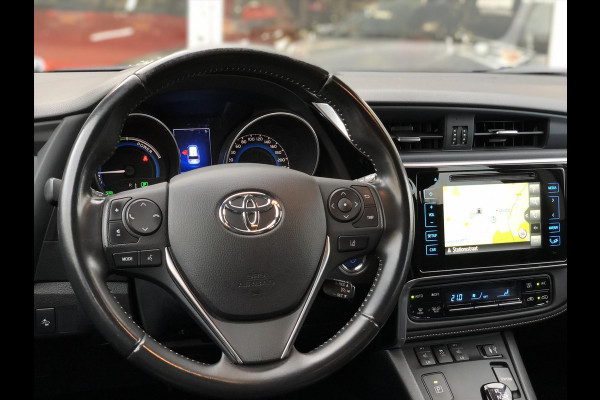 Toyota Auris Touring Sports 1.8 Hybrid Dynamic | Navigatie, Cruise control, Stoelverwarming, Lichtmetalen velgen, Climate control