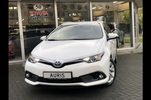 Toyota Auris Touring Sports 1.8 Hybrid Dynamic | Navigatie, Cruise control, Stoelverwarming, Lichtmetalen velgen, Climate control