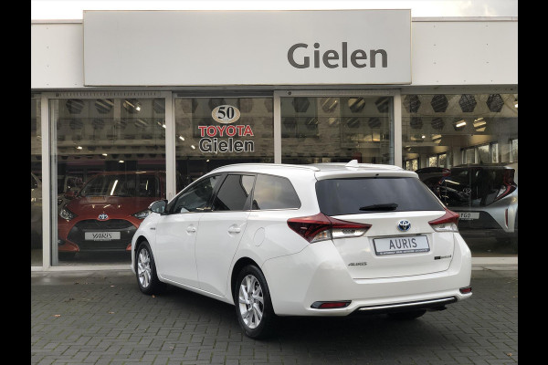 Toyota Auris Touring Sports 1.8 Hybrid Dynamic | Navigatie, Cruise control, Stoelverwarming, Lichtmetalen velgen, Climate control