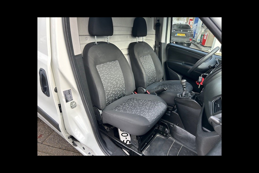 Opel Combo 1.6 CDTi L1H1 Edition AIRCO I TREKHAAK I IMPERIAAL I 1e EIGENAAR I COMPLETE ONDERHOUDSHISTORIE I DISTRIBUTIERIEM VERVANGEN I ALARM