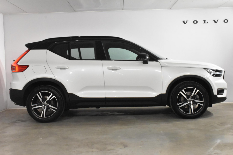 Volvo XC40 T4 190PK Automaat R-Design / Navigatie / Camera / Elektrische Bestuurderstoel / Elektrische Achterklep / Trekhaak /