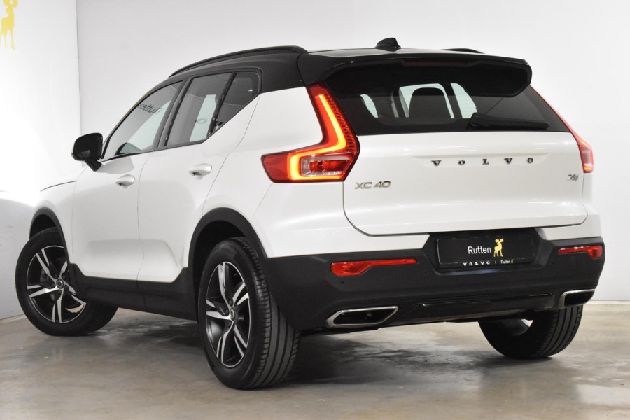 Volvo XC40 T4 190PK Automaat R-Design / Navigatie / Camera / Elektrische Bestuurderstoel / Elektrische Achterklep / Trekhaak /