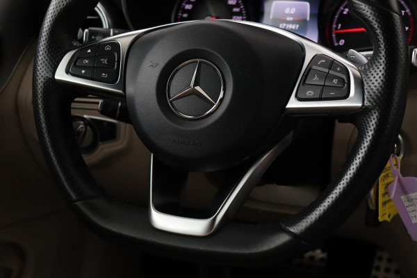 Mercedes-Benz C-Klasse 180 AMG Night | Panoramadak | Leder | Camera | Stoelverwarming | Full LED | Park Assist | Navigatie | Bluetooth