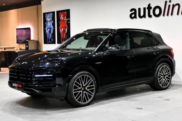 Porsche Cayenne 3.0 E-Hybrid. Nw Model, Chrono, Luchtvering, Pano, Memory, ACC, Camera, Trekhaak, Sfeer!