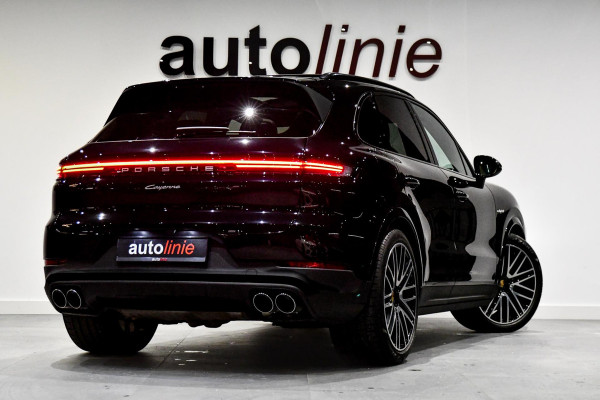 Porsche Cayenne 3.0 E-Hybrid. Nw Model, Chrono, Luchtvering, Pano, Memory, ACC, Camera, Trekhaak, Sfeer!